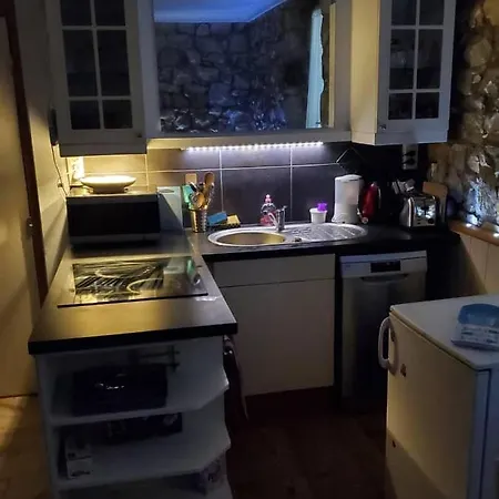 Cosy T2 Aux Pierres Apparentes Avec Cheminee Apartment