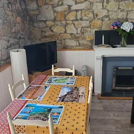 Cosy T2 Aux Pierres Apparentes Avec Cheminee Apartment